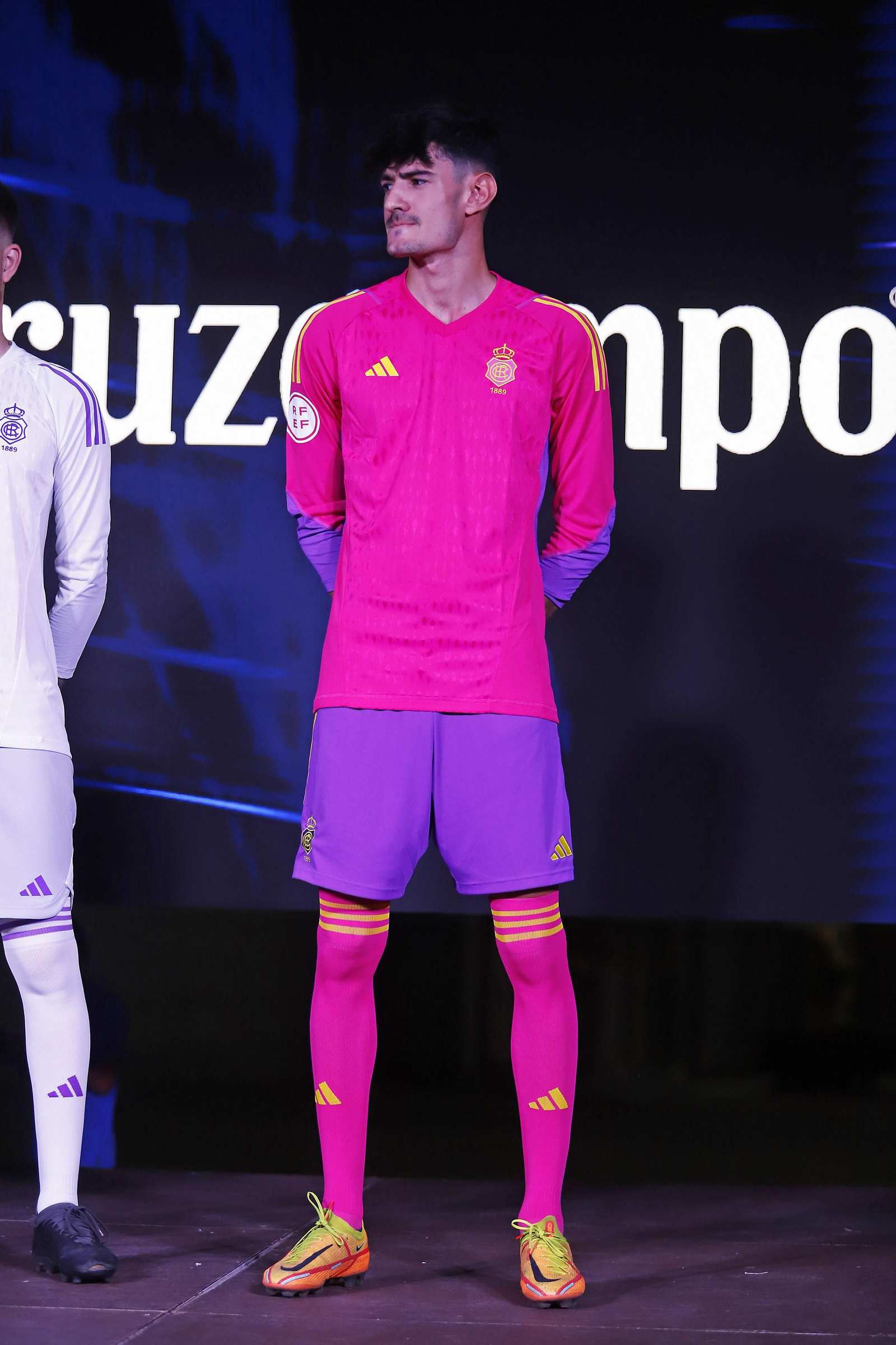 Imágenes de las nuevas equipaciones del Recreativo de Huelva para la temporada 2023/24