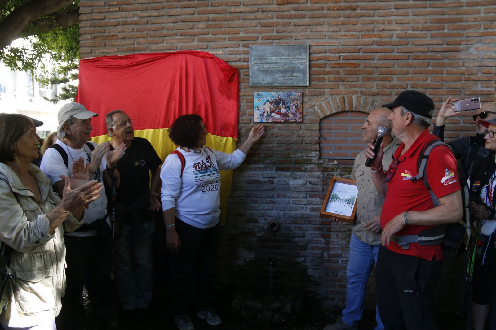 Cientos de personas participan en la marcha de la Desbandá