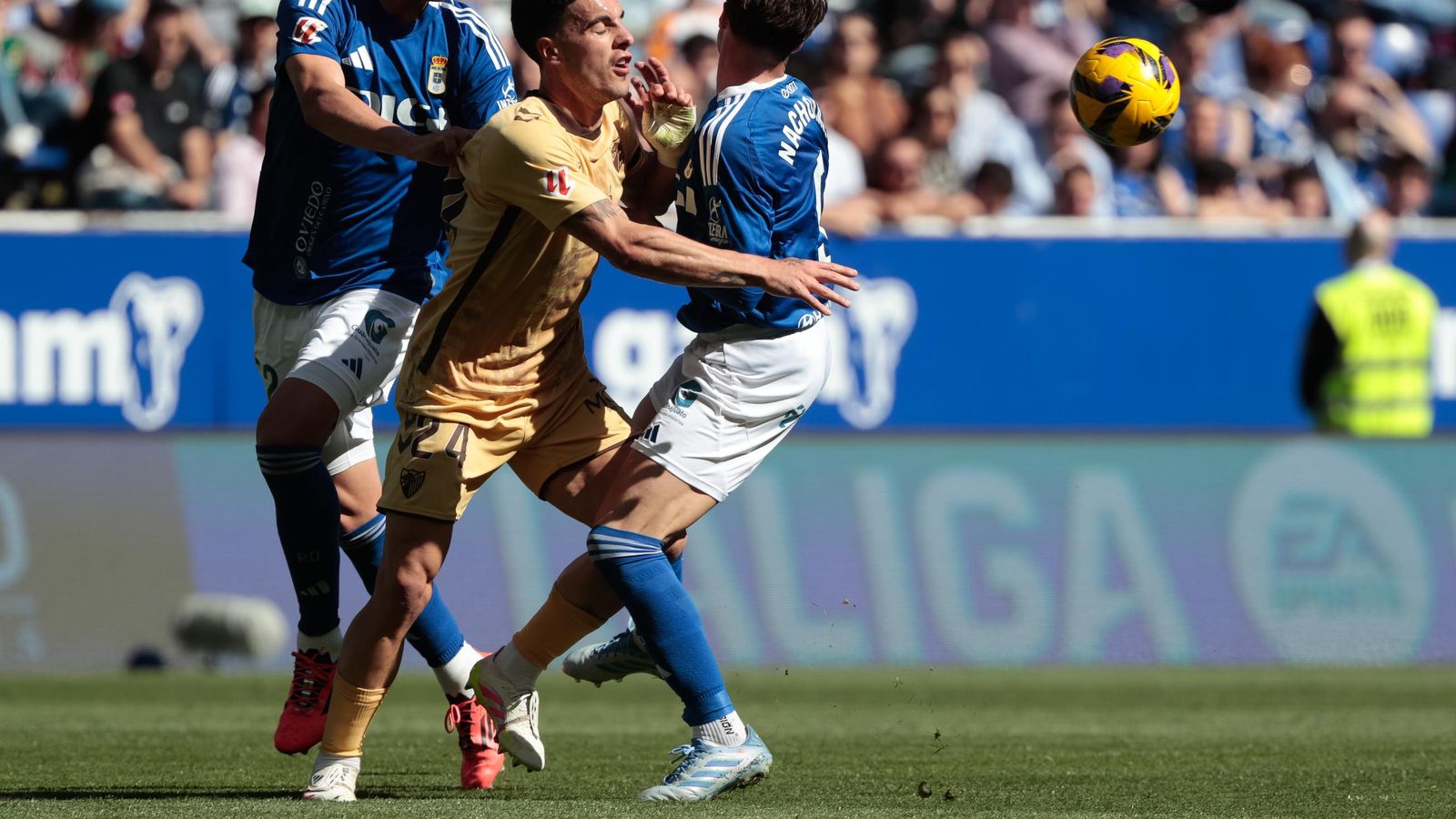 El Real Oviedo-Málaga CF, en fotos