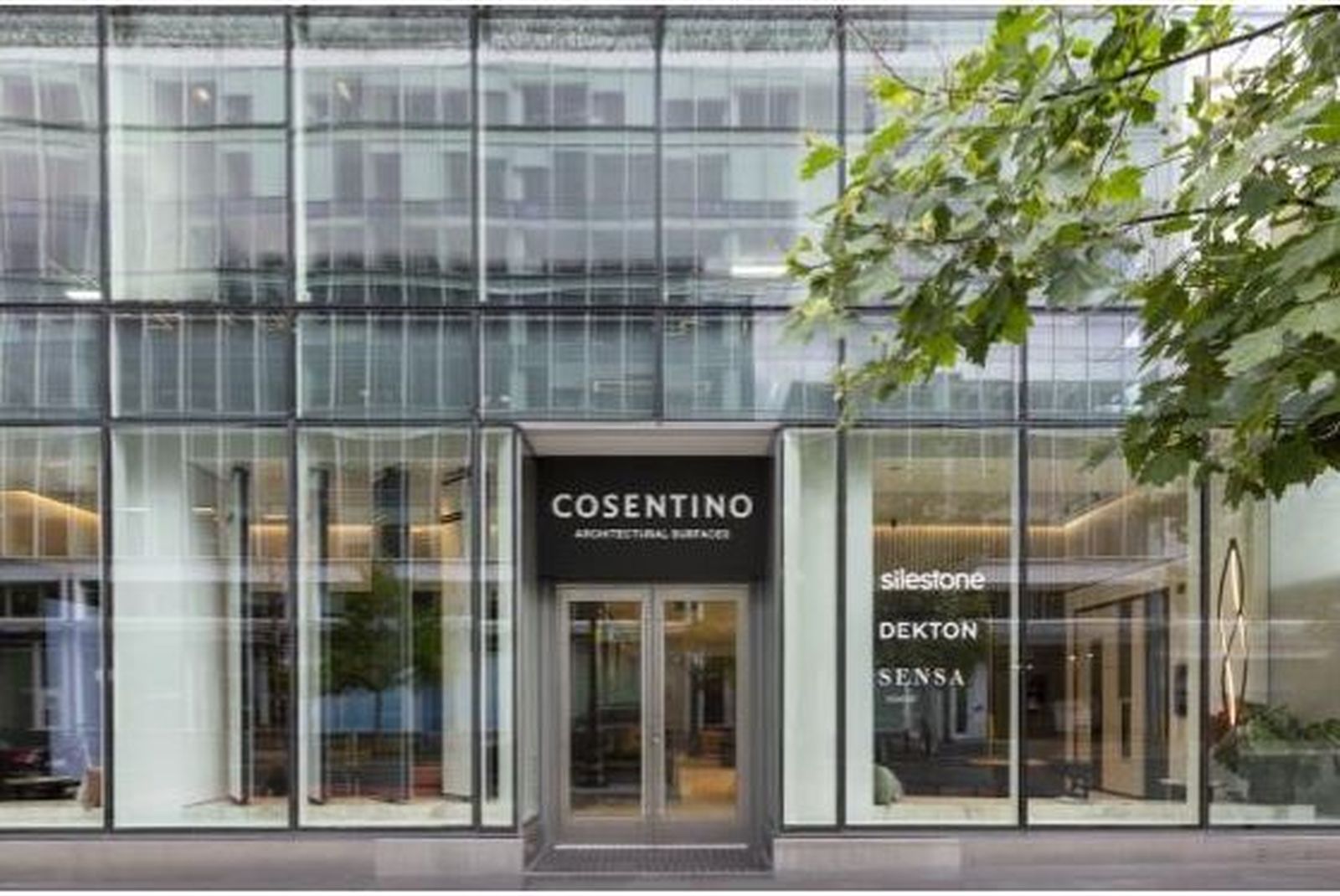 Fachada de Cosentino.
