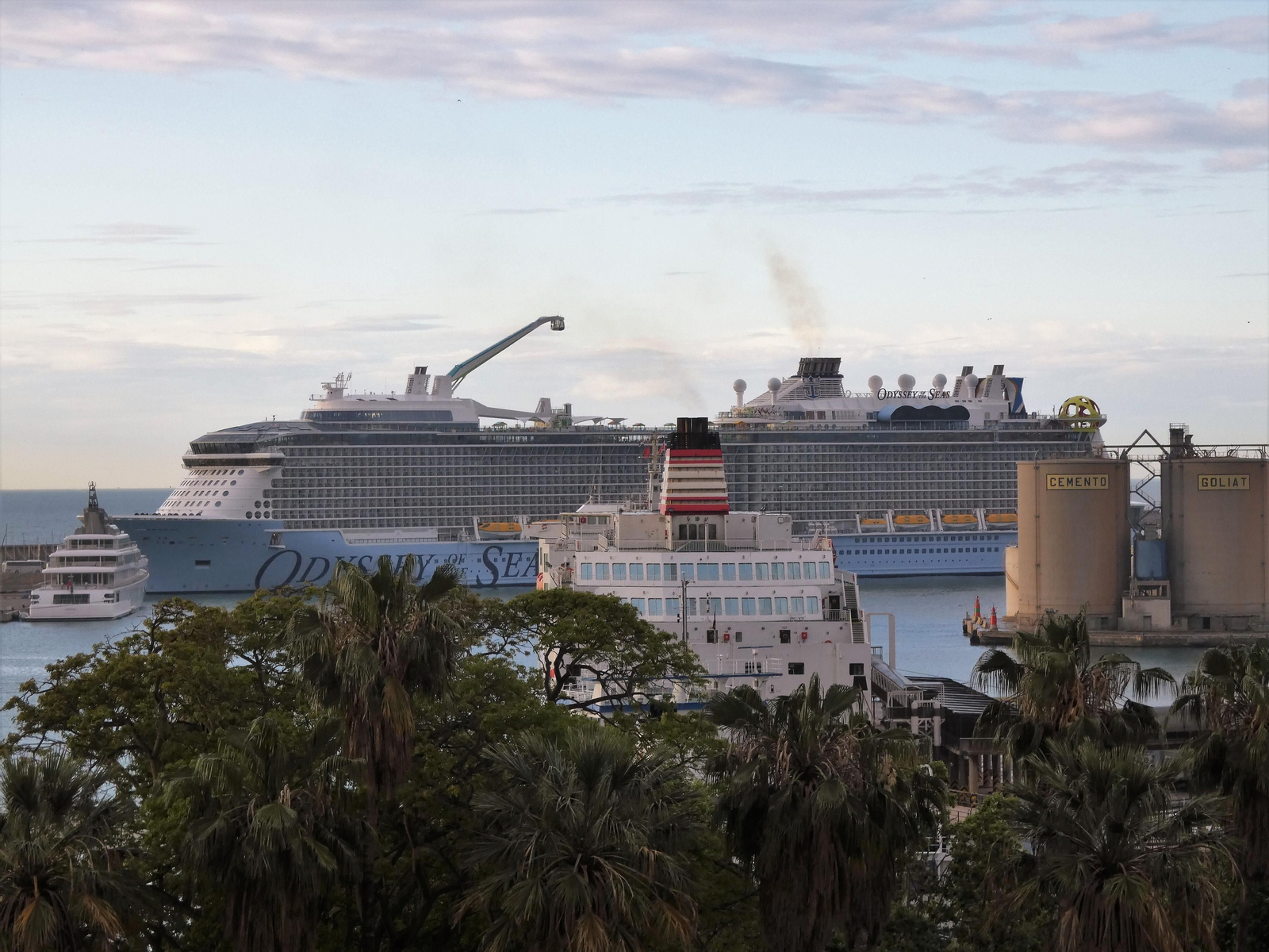 Observatorio North Star del 'Odyssey of the Seas' en funcionamiento durante su escala este martes en Málaga.