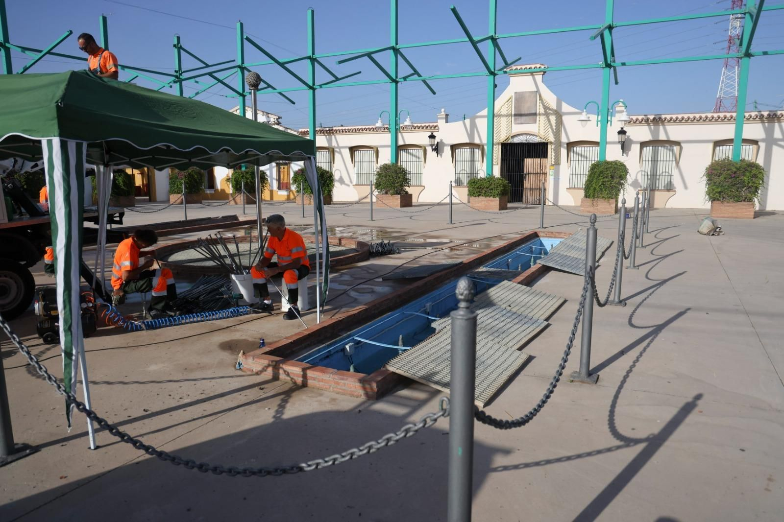 Comienza la cuenta atrás para la Feria de Málaga, en imágenes