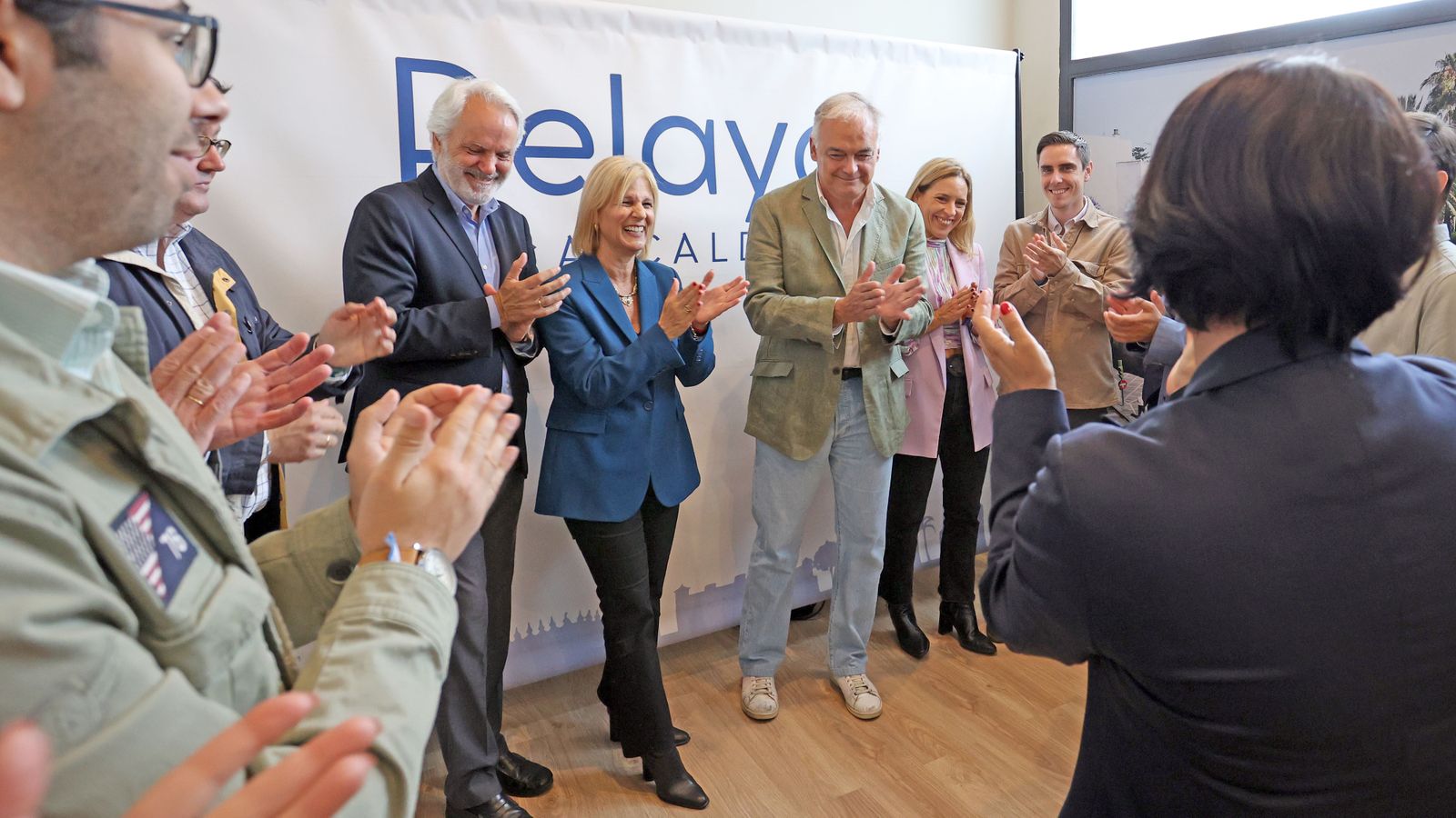 Un momento de la rueda de prensa de González Pons en Jerez.