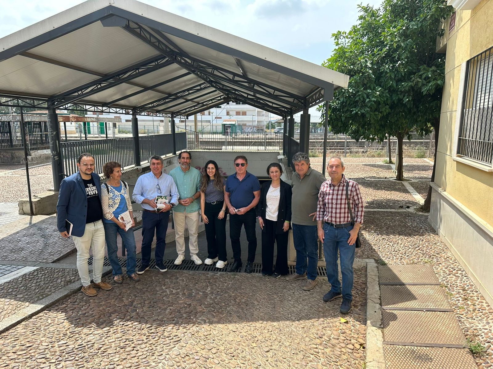 Miembros de la candidatura de Hacemos Córdoba, en una visita a Villarrubia.