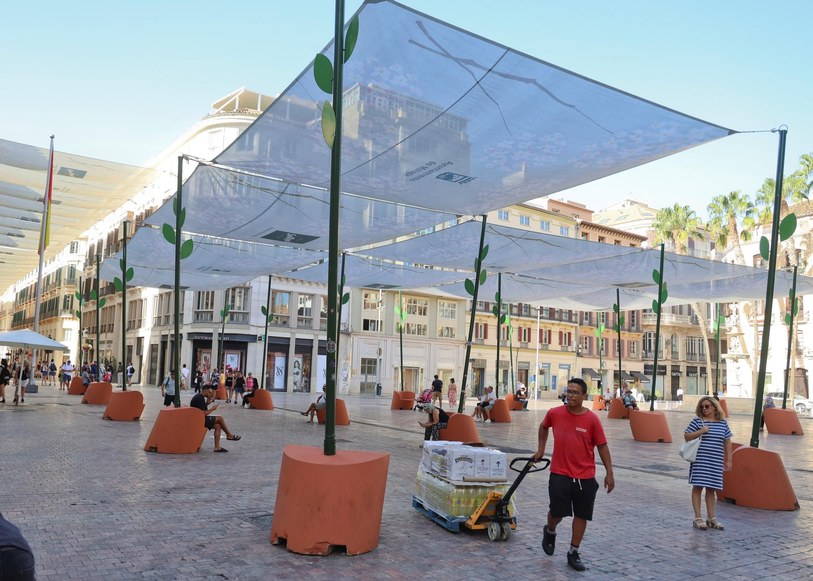 La ciudad ultima preparativos para celebrar la Feria de Málaga
