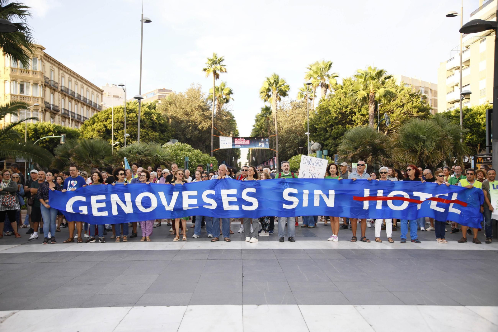 La manifestación "Genoveses sin hotel", en imágenes