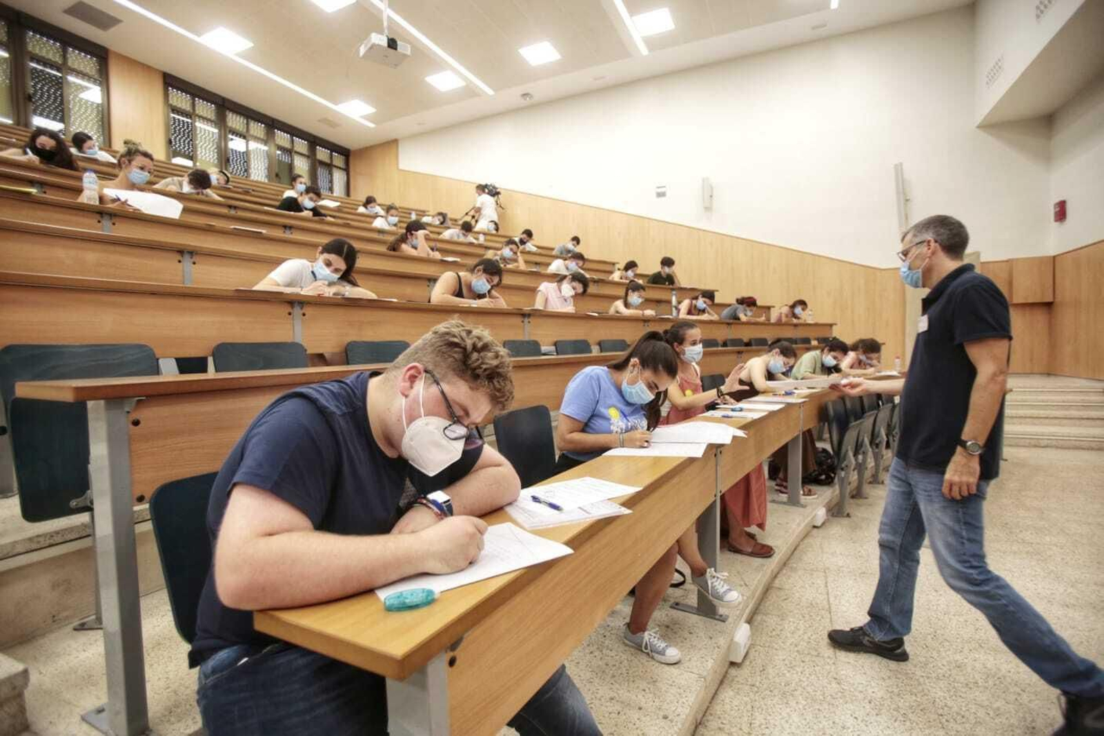 Primera jornada de PevAU en Cádiz.