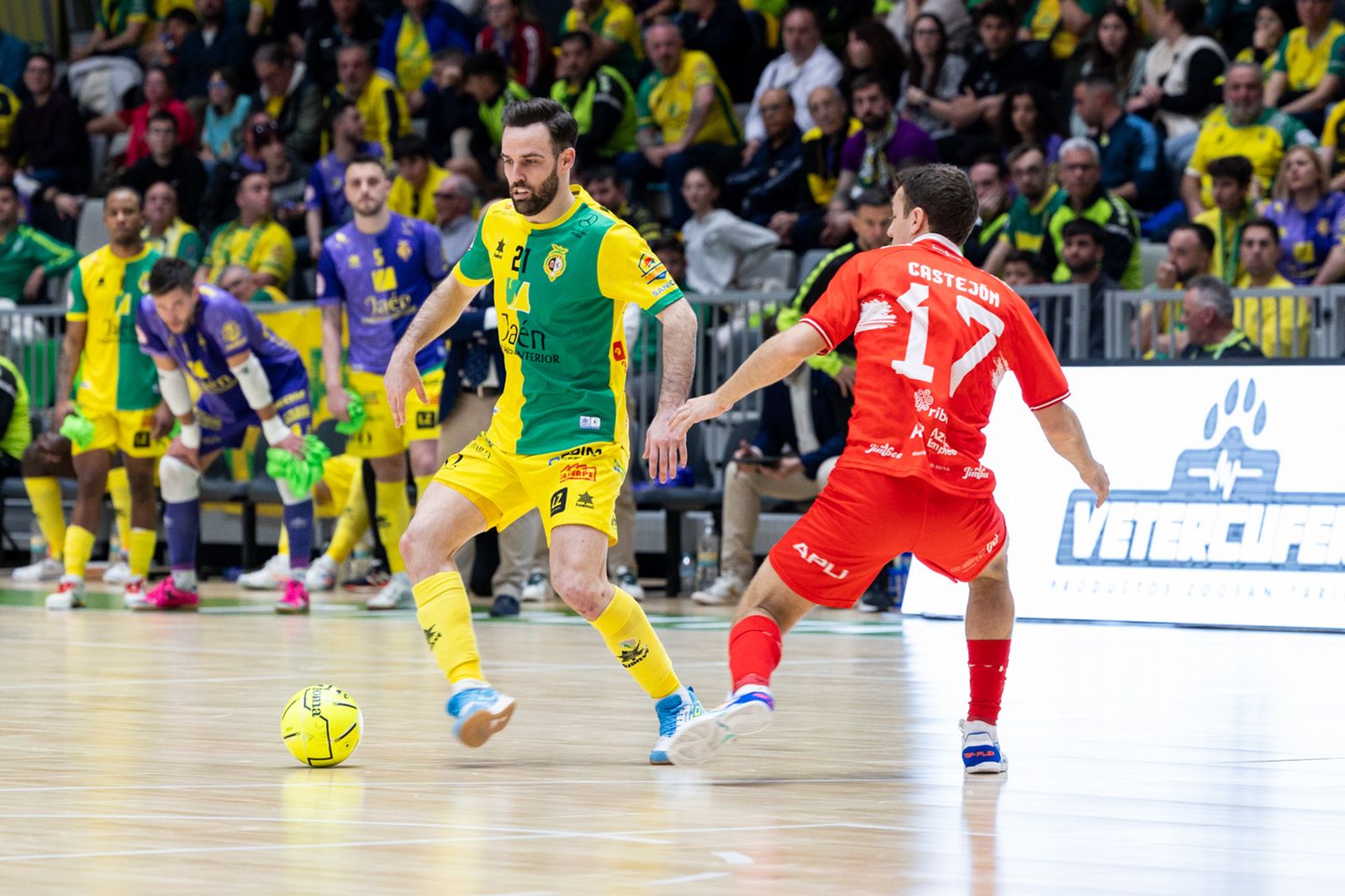 En imágenes: la afición y mejores jugadas del Jaén FS - Jimbee Cartagena