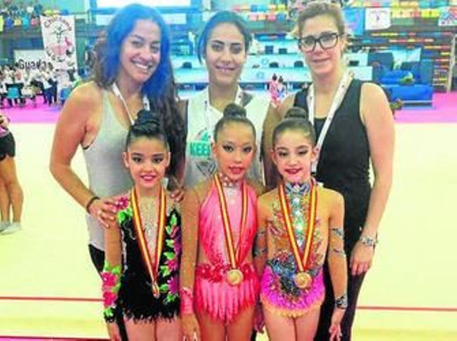 Las jóvenes del GR Huelva, junto a sus entrenadoras, en Guadalajara. Las jóvenes del GR Huelva, junto a sus entrenadoras, en Guadalajara.