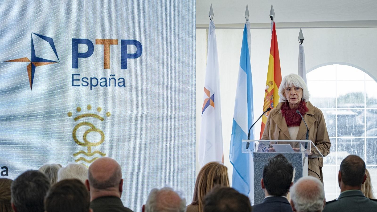 Teófila Martínez no pudo ocultar su alegría al ver que este proyecto es ya una realidad