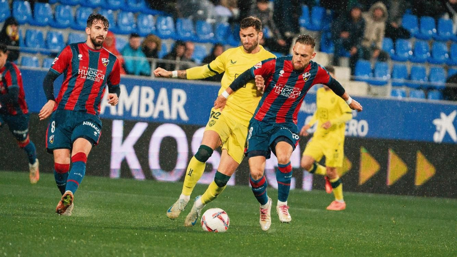 Los almerienses sumaron un punto en su visita al estadio azulgrana.