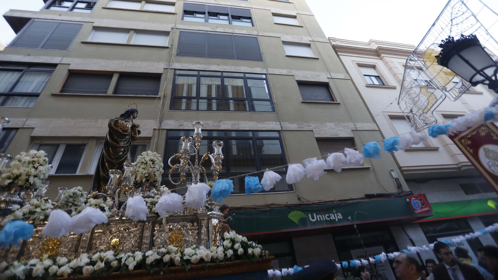 Las fotos de la procesión de la Inmaculada Concepción por las calles de la Línea