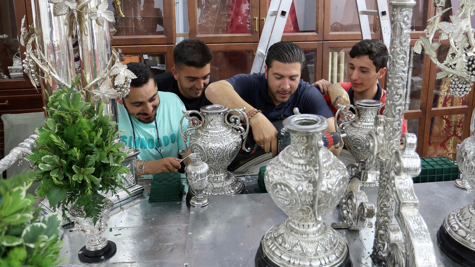 Últimos preparativos de la Hermandad del Rocio de Jerez