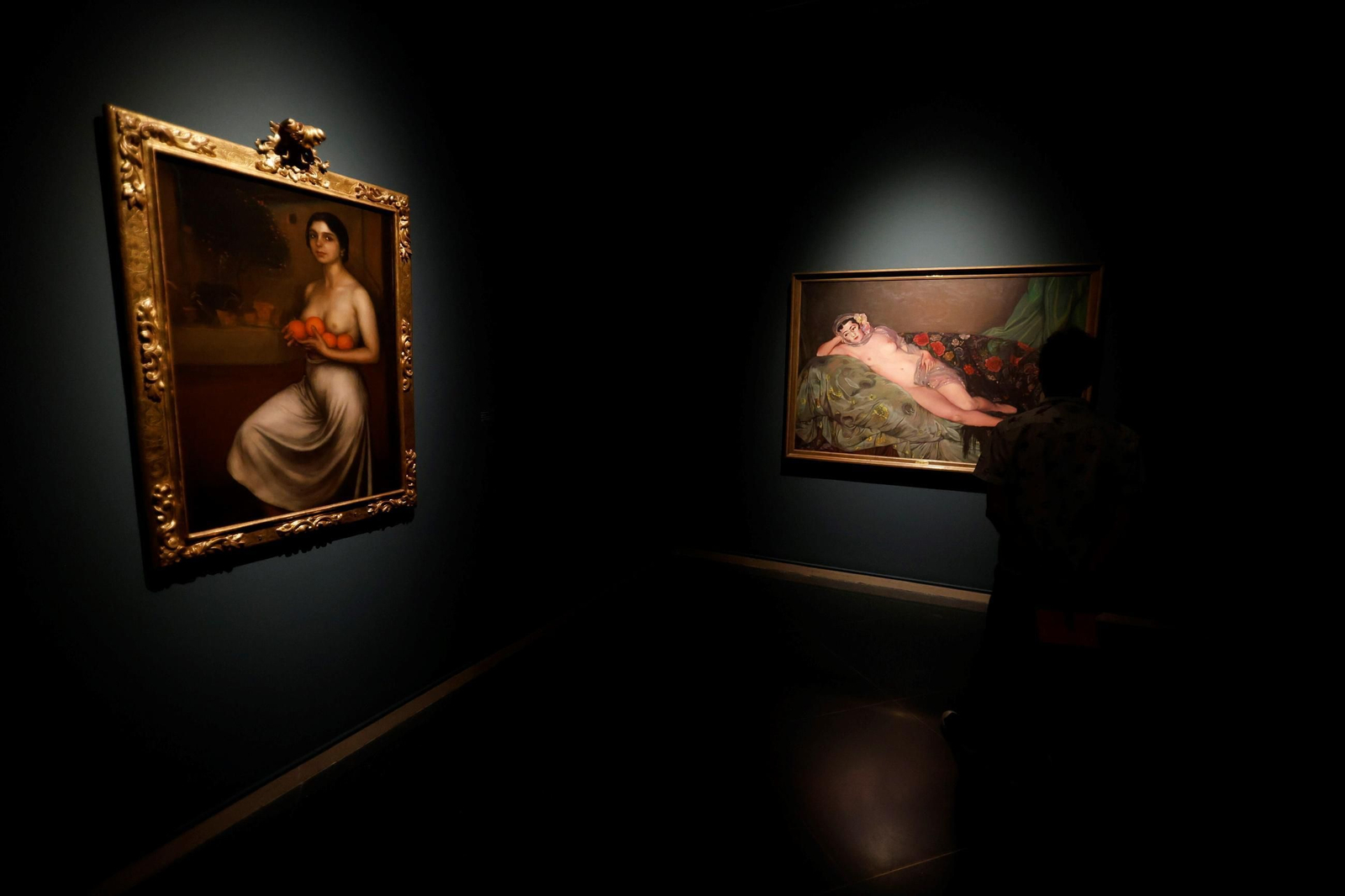 La exposición de Julio Romero de Torres y Zuloaga en Córdoba, en imágenes