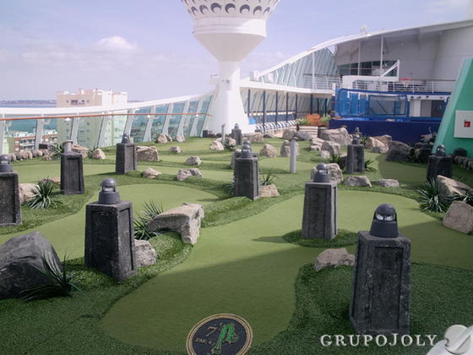 Imágenes del interior del crucero, una auténtica ciudad flotante

Foto: Rosa Gomez