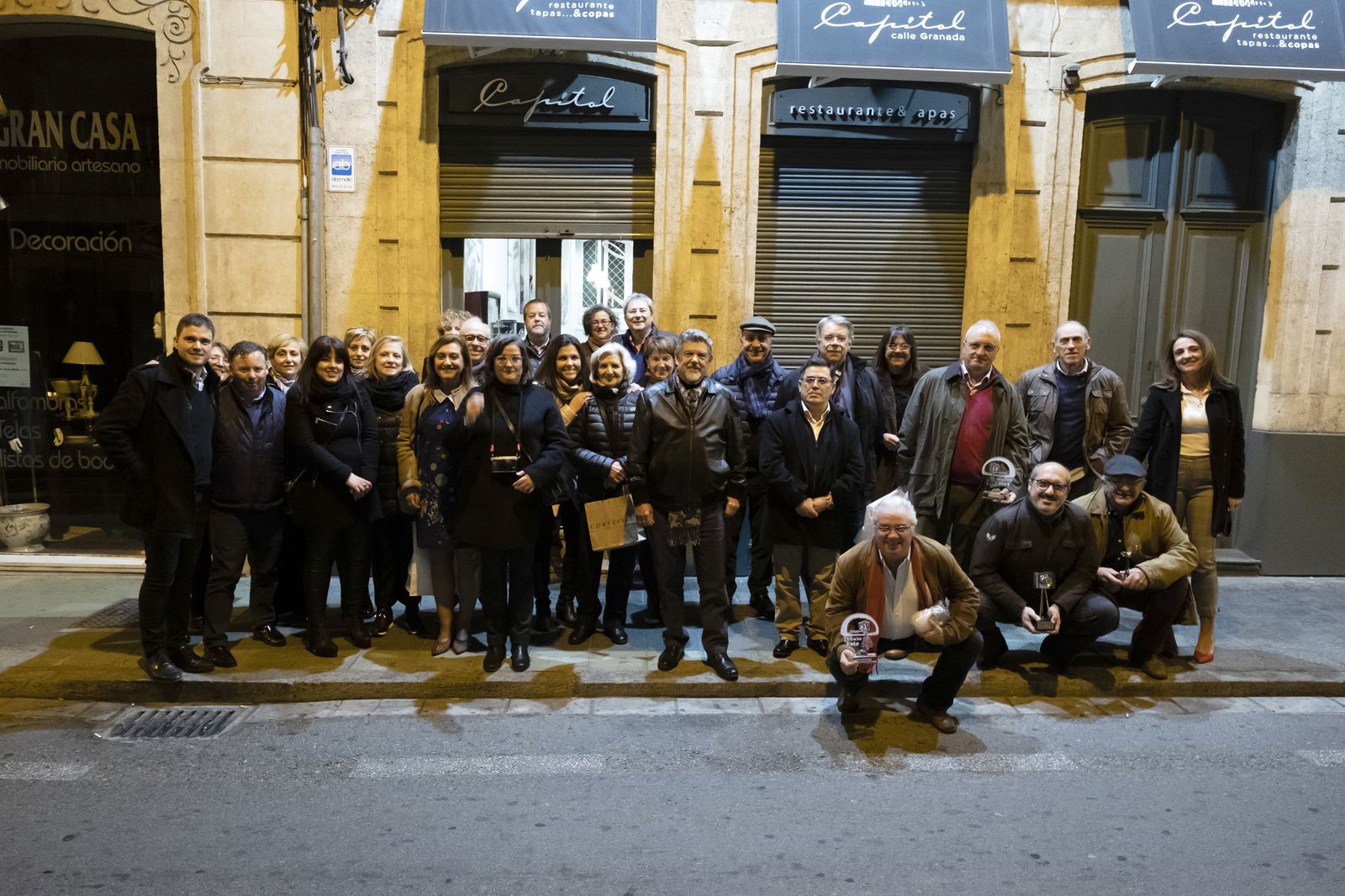 Miembros del grupo Indalo Foto tras celebrar su cena anual