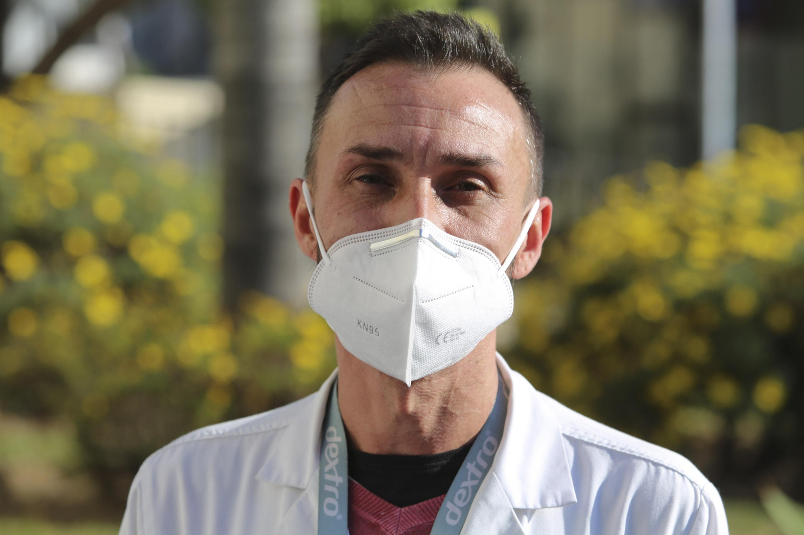 Los sanitarios de Málaga despiden 'el año del coronavirus' y le piden salud a 2021