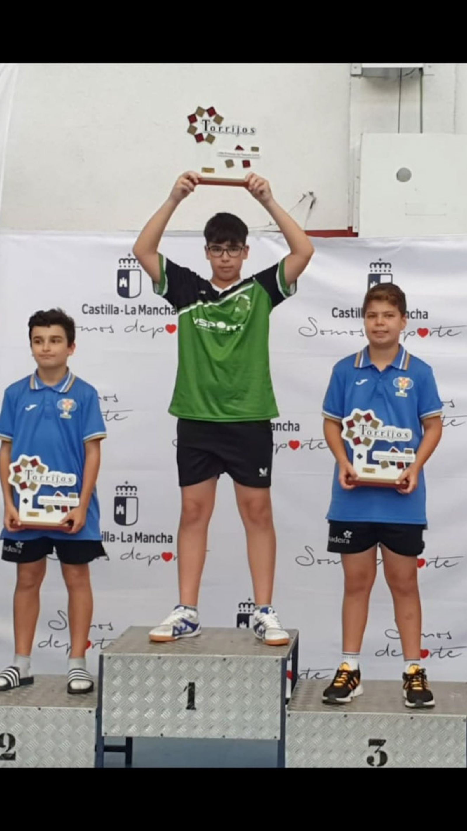 El granadino Adrián Arroyo, en lo más alto del podio