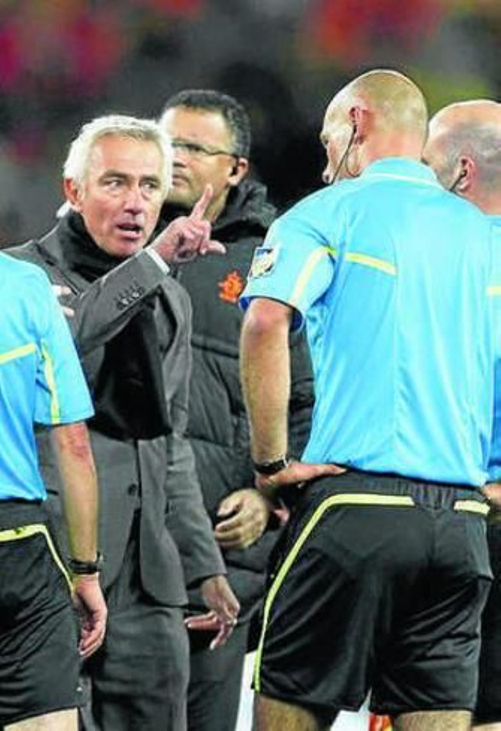 Van Marwijk, ante Webb.