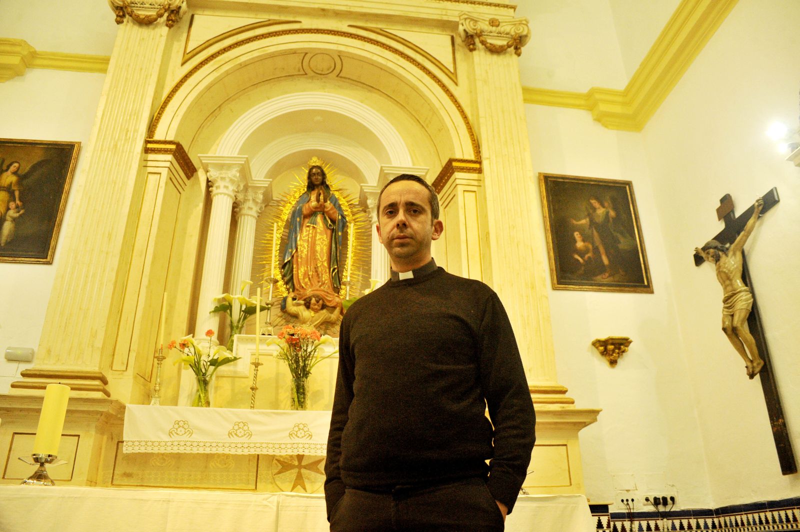 Juan Antonio Vital es párroco en Algar y en El Santiscal de Arcos.