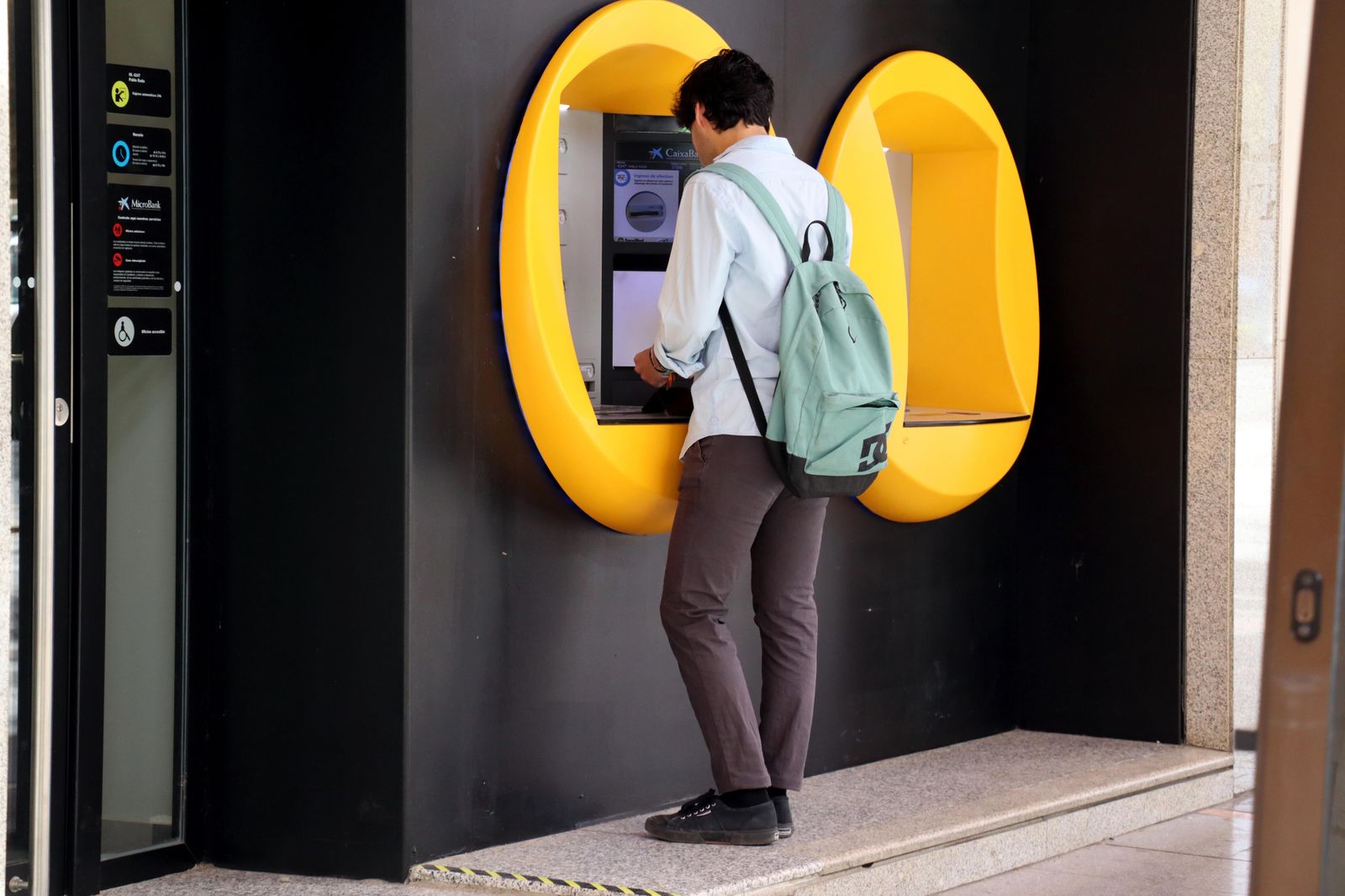 Imágenes del jueves 27 de abril en Huelva