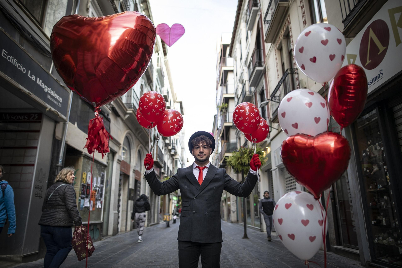 Granada enamorada: la campaña que llena la ciudad de corazones y actividades por San Valentín