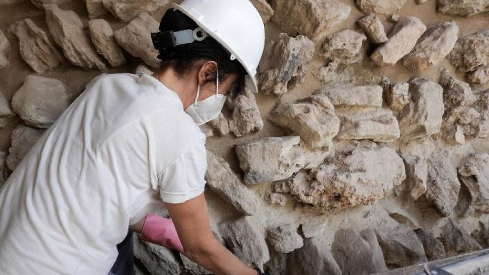Trabajos de consolidación y restauración en un área del lienzo de muralla
