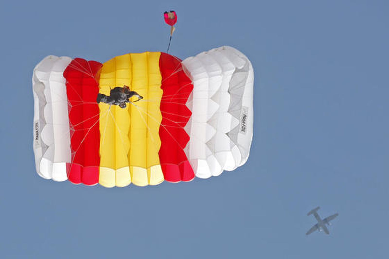 190.000 personas disfrutan del III Festival Aéreo en la playa de la Victoria. /Foto: Jesús Marín