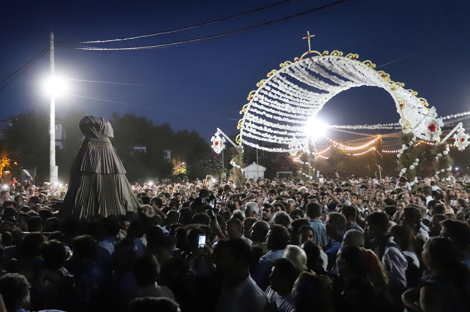 Recuerda las imágenes de la Venida de la Virgen del Rocío a Almonte en 2019