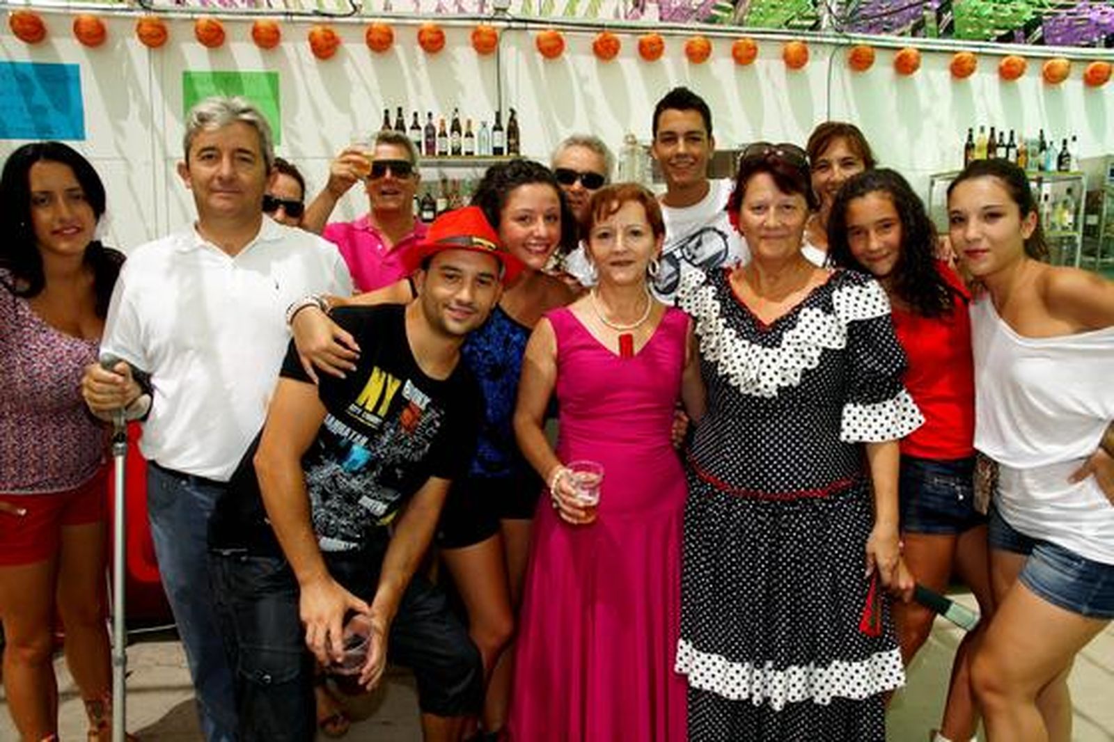 Los Arjona, "la familia más salá de España", disfrutan de un almuerzo juntos en el Real. 

Foto: Punto Press