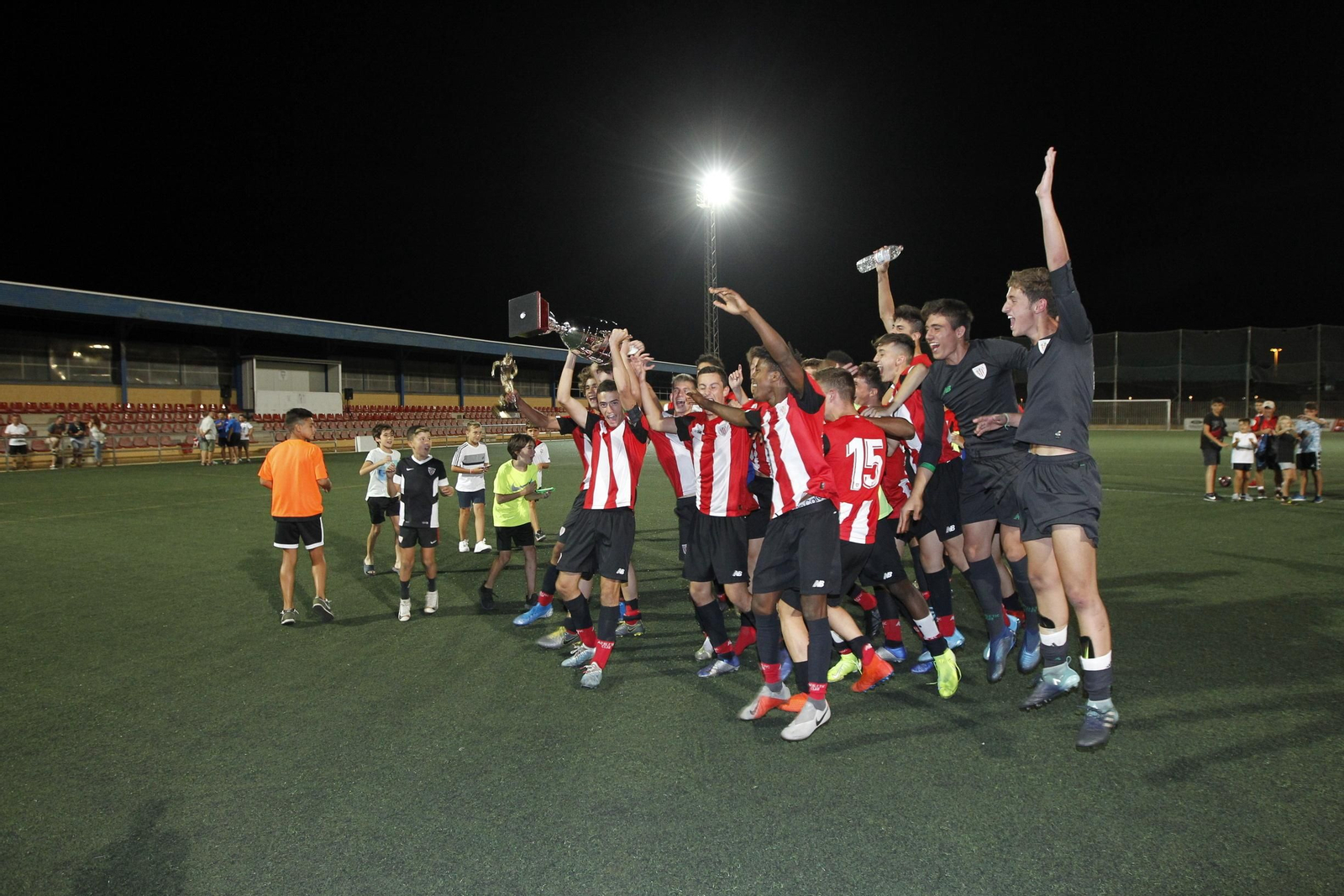 Las imágenes del VII Trofeo de Feria de Fútbol Juvenil 'I Memorial Juan Oncala'