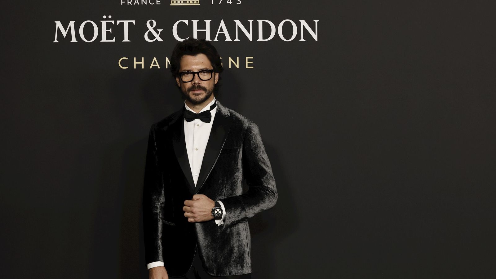 El actor Álvaro Morte, presentador de la gala