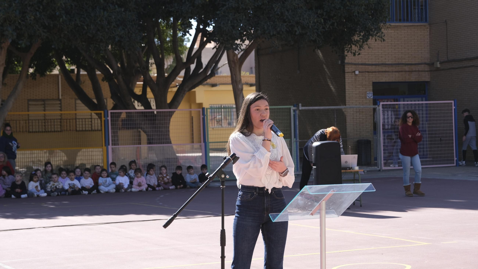 Día Internacional Contra el Cáncer Infantil en el CEIP 28 de Febrero, en imágenes