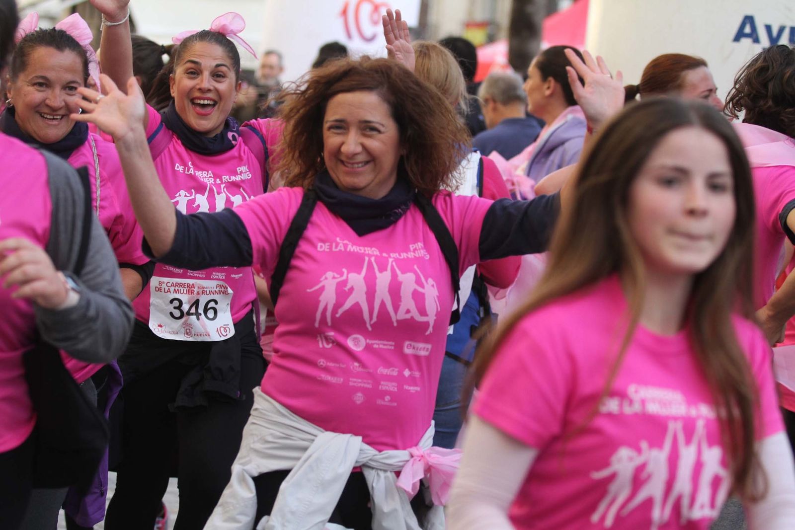 Imágenes de la Carrera contra el cáncer de mama de Huelva.