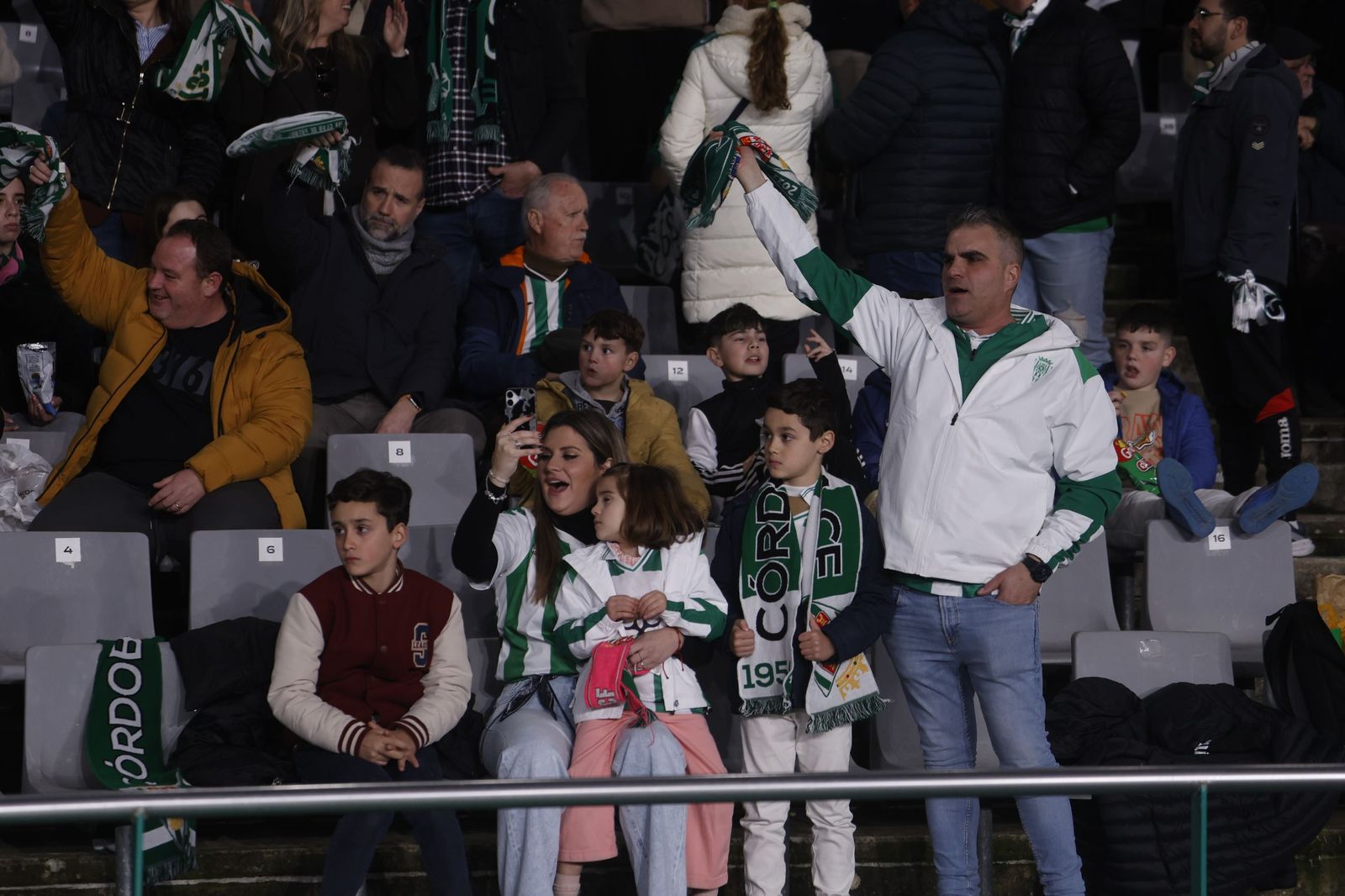 Las mejores fotos del ambiente en El Arcángel para el Córdoba CF - Valladolid