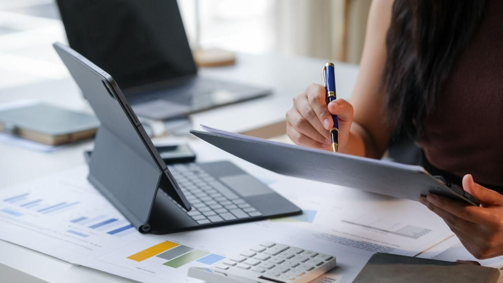 Si cobras en caja y haces facturas, ojo: lo que pasará en Cádiz cuando entra en vigor Verifactu en 2026