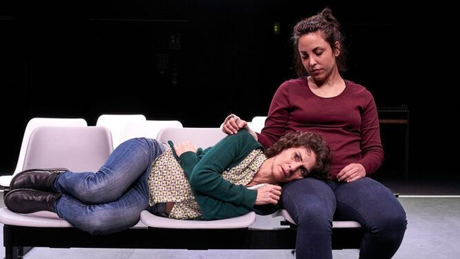 Las dos actrices, durante la representación de la obra.