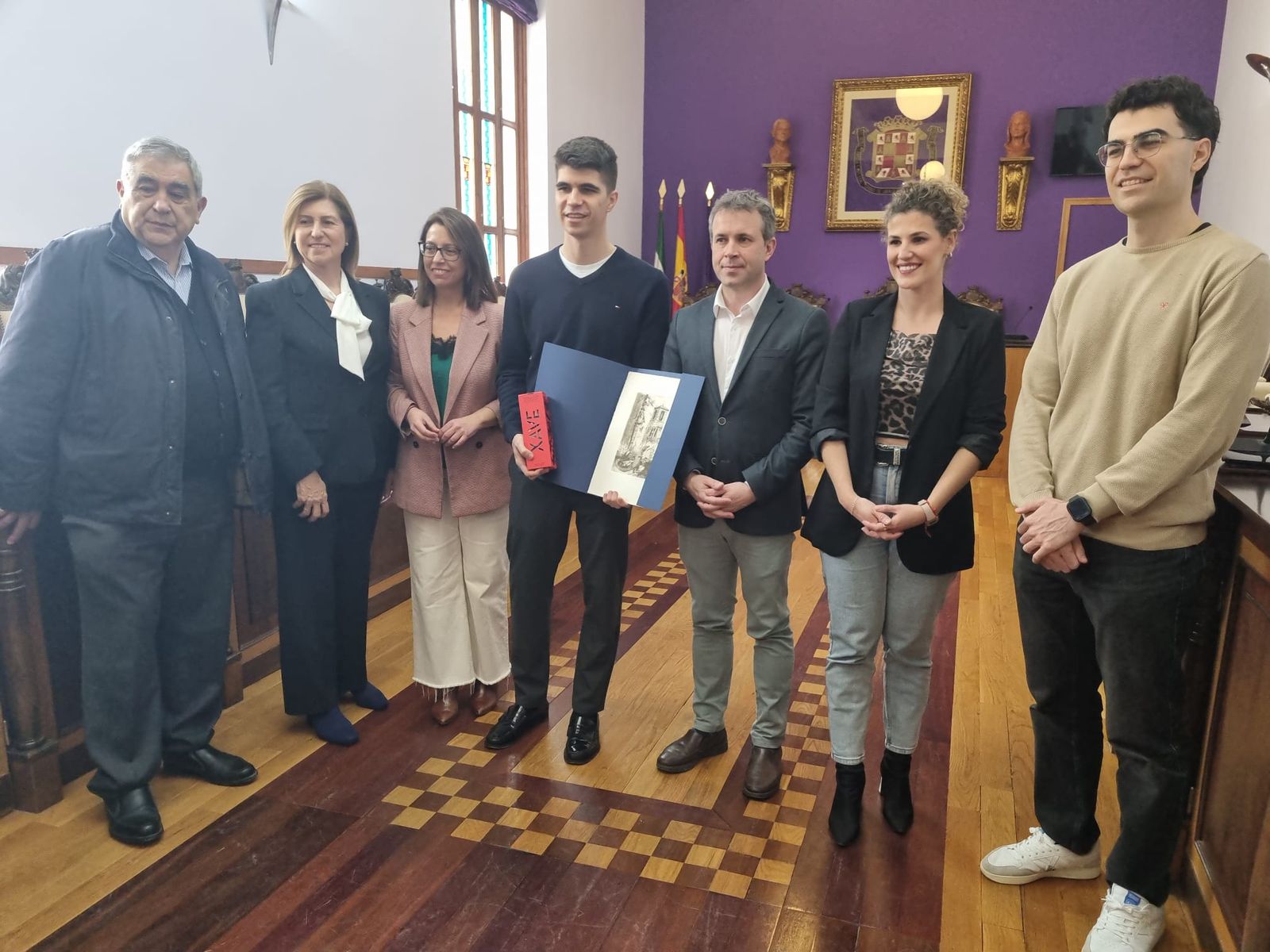 Antonio Pérez, junto a su familia, Julio Millán, Beatriz López y África Colomo.