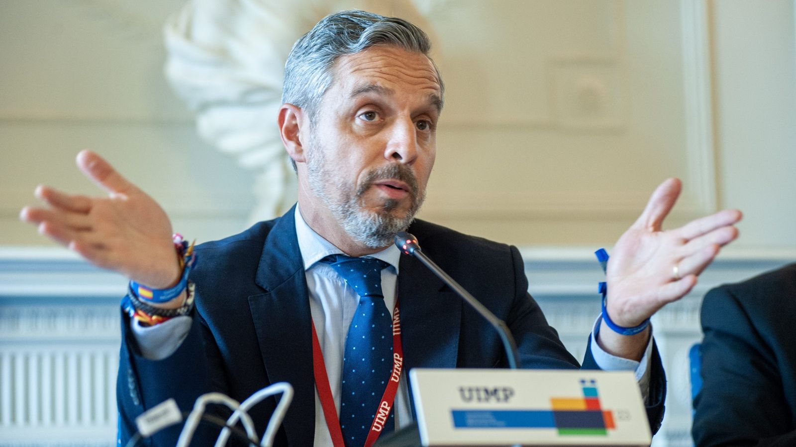 Juan Bravo, interviene en el seminario en Santander.