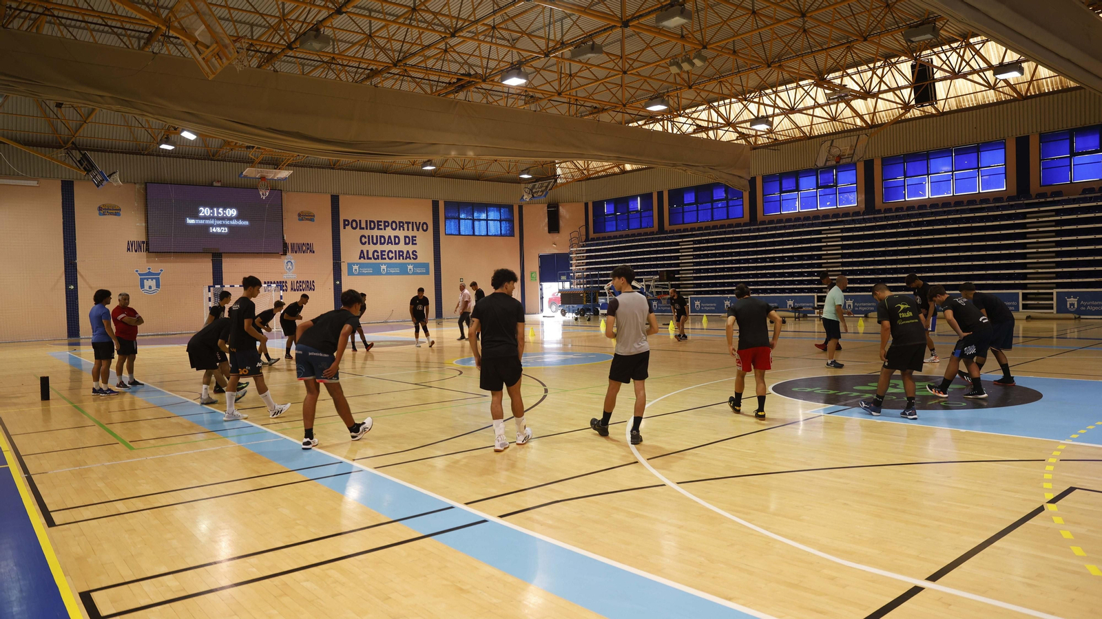 El primer entrenamiento de Ronaldo Carrasco y Sebas Restrepo con el BM Ciudad de Algeciras