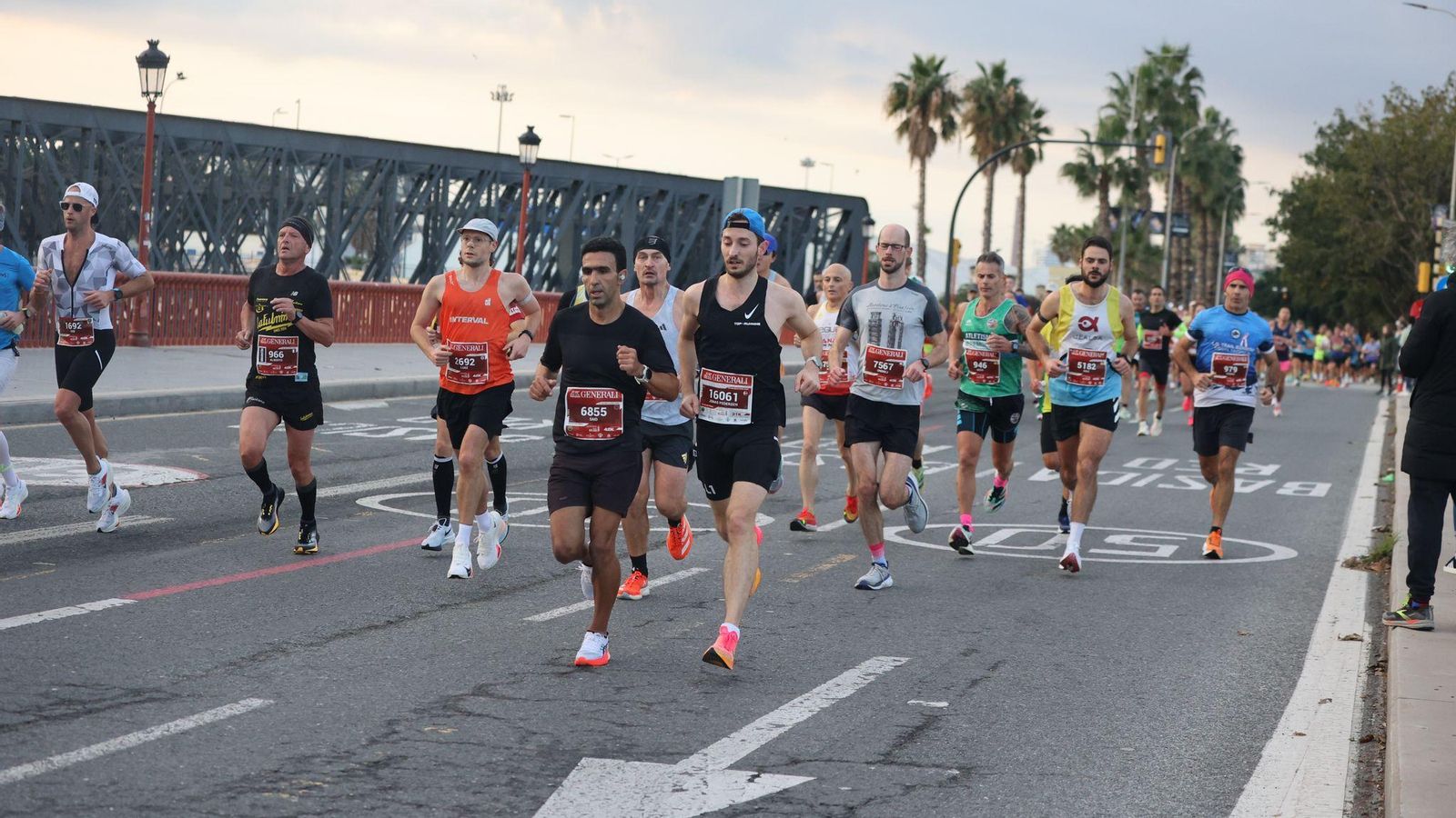Las mejores fotos de la Maratón de Málaga 2024