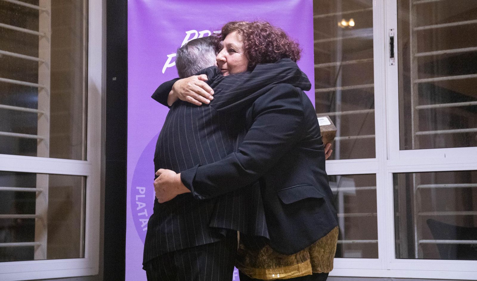 La Plataforma de Acción Feminista en Almería rinde homenaje a las mujeres de la Desbandá con su II Premio ‘Posidonia’ a Loli Sierra, vicepresidenta de la Asociación Memorialista de la Desbandá, en imágenes
