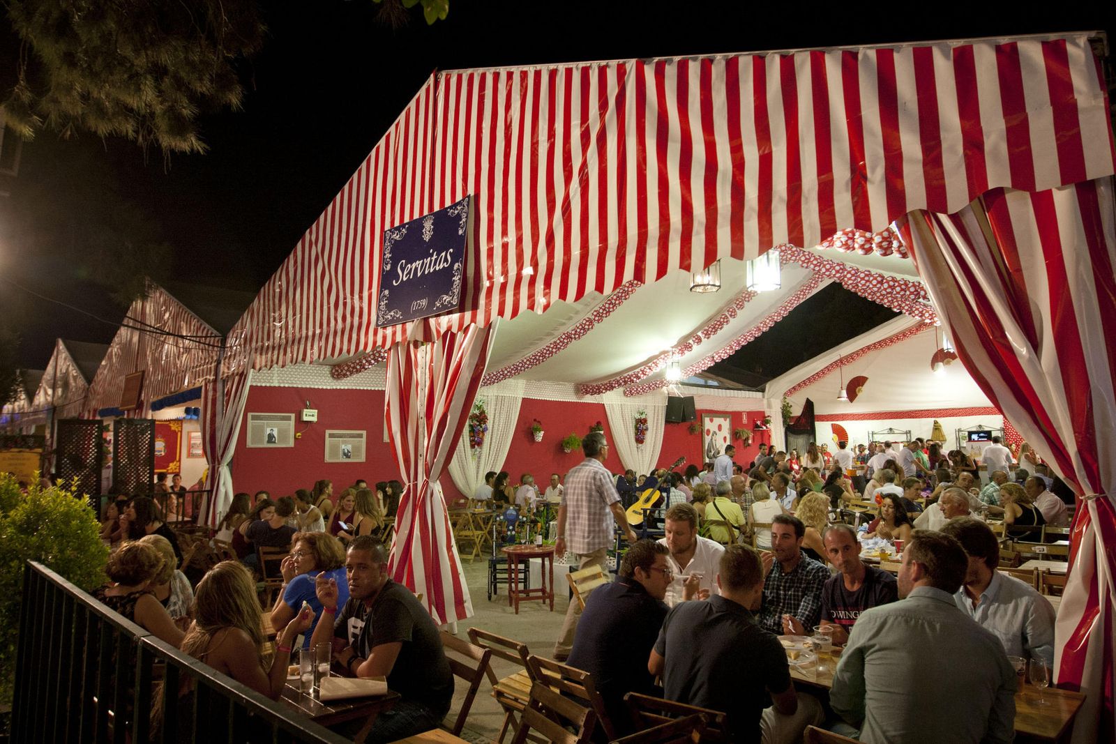Casetas del recinto de La Magdalena durante la Feria del Carmen y de la Sal.