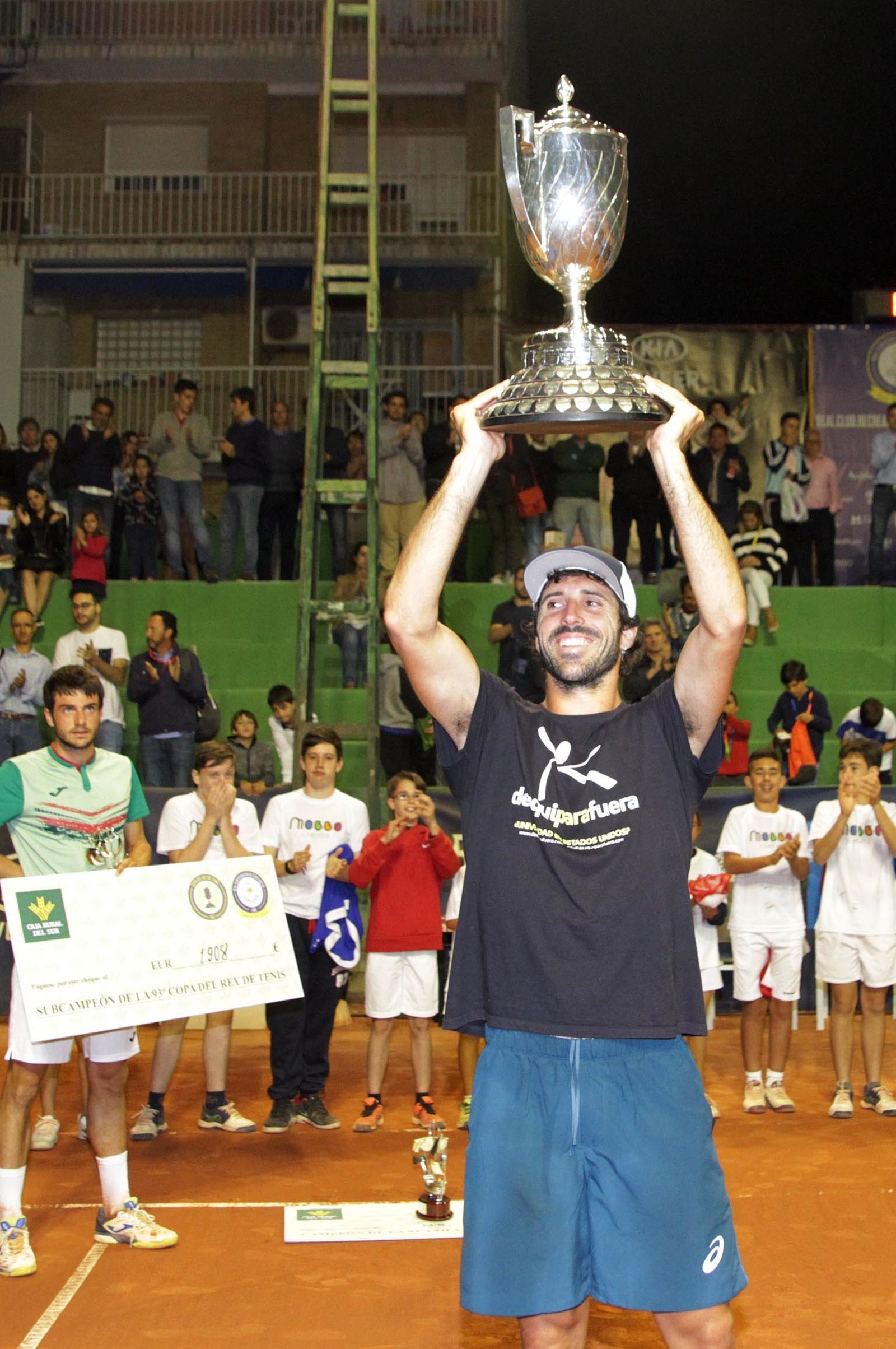Sergio Gutiérrez-Ferrol con el trofeo