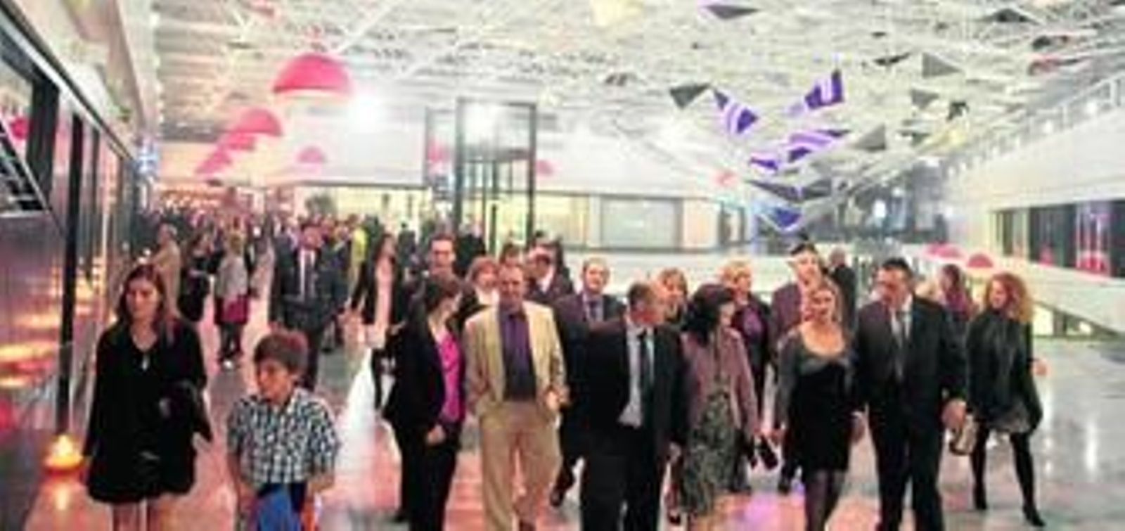 Fiesta de sueños para estrenar el Serrallo Plaza