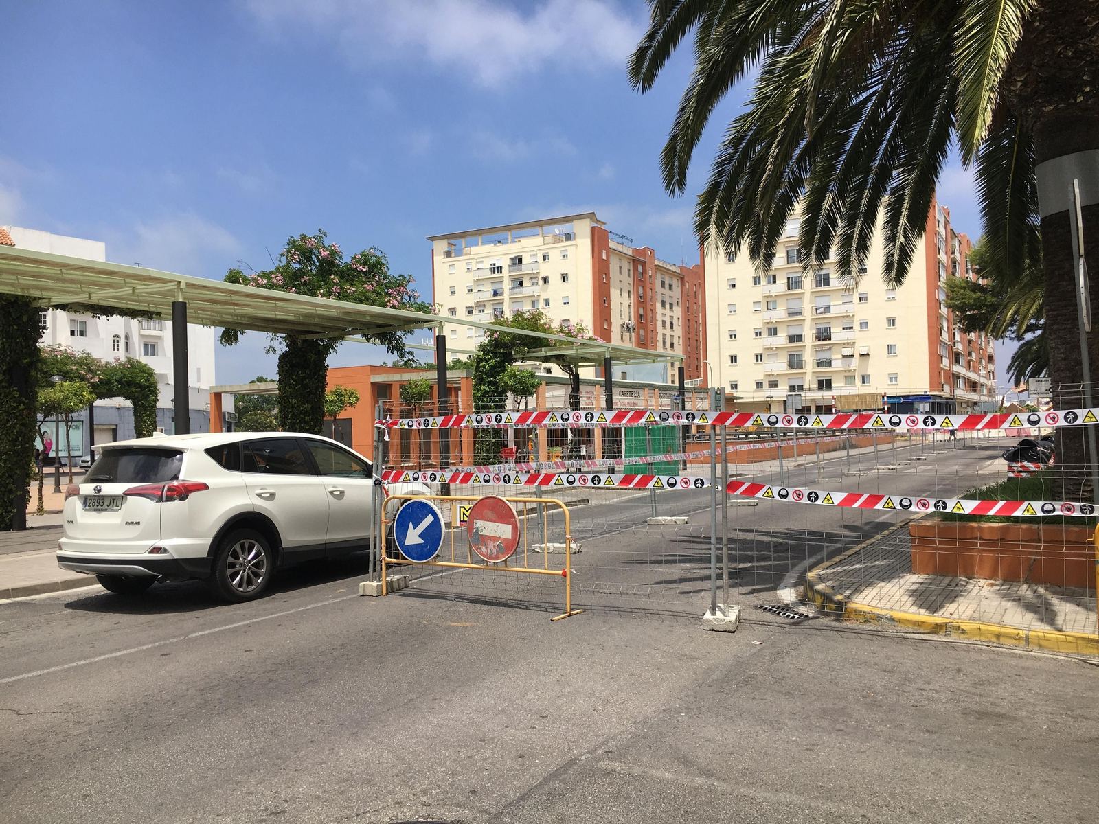 Uno de los desvíos habilitados en la zona de Reyes Católicos.