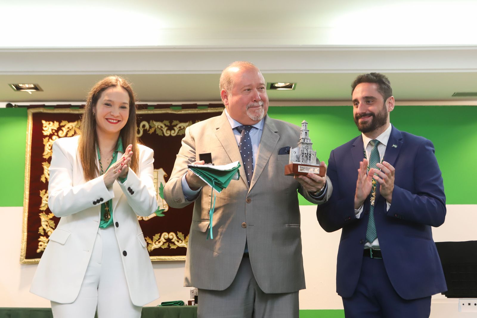 Las fotos de los galardonados del 28-F en Los Barrios.