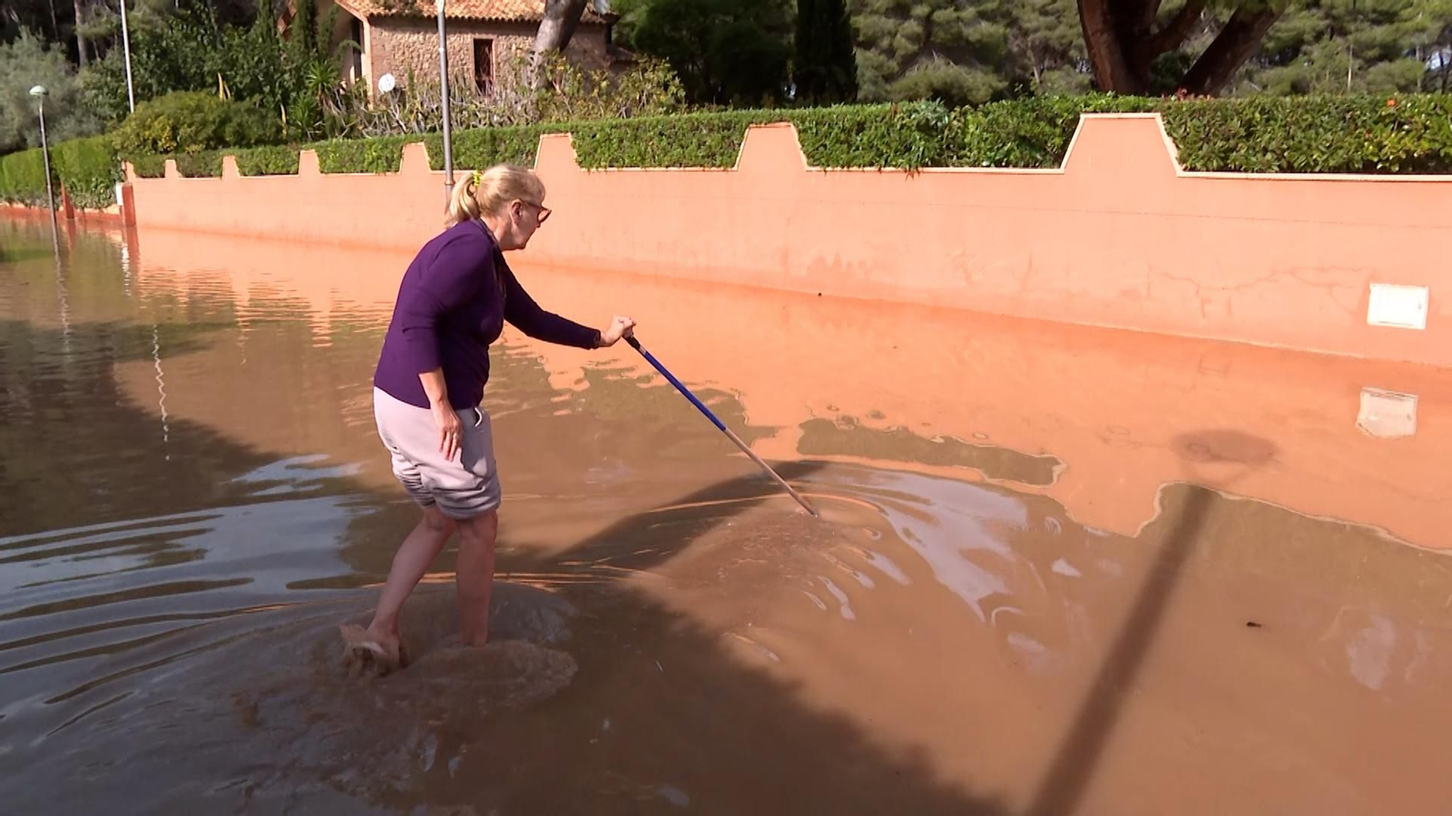 La DANA provoca inundaciones en Tarragona y la suspensión de Cercanías en Cataluña La DANA provoca inundaciones en Tarragona y la suspensión de Cercanías en Cataluña