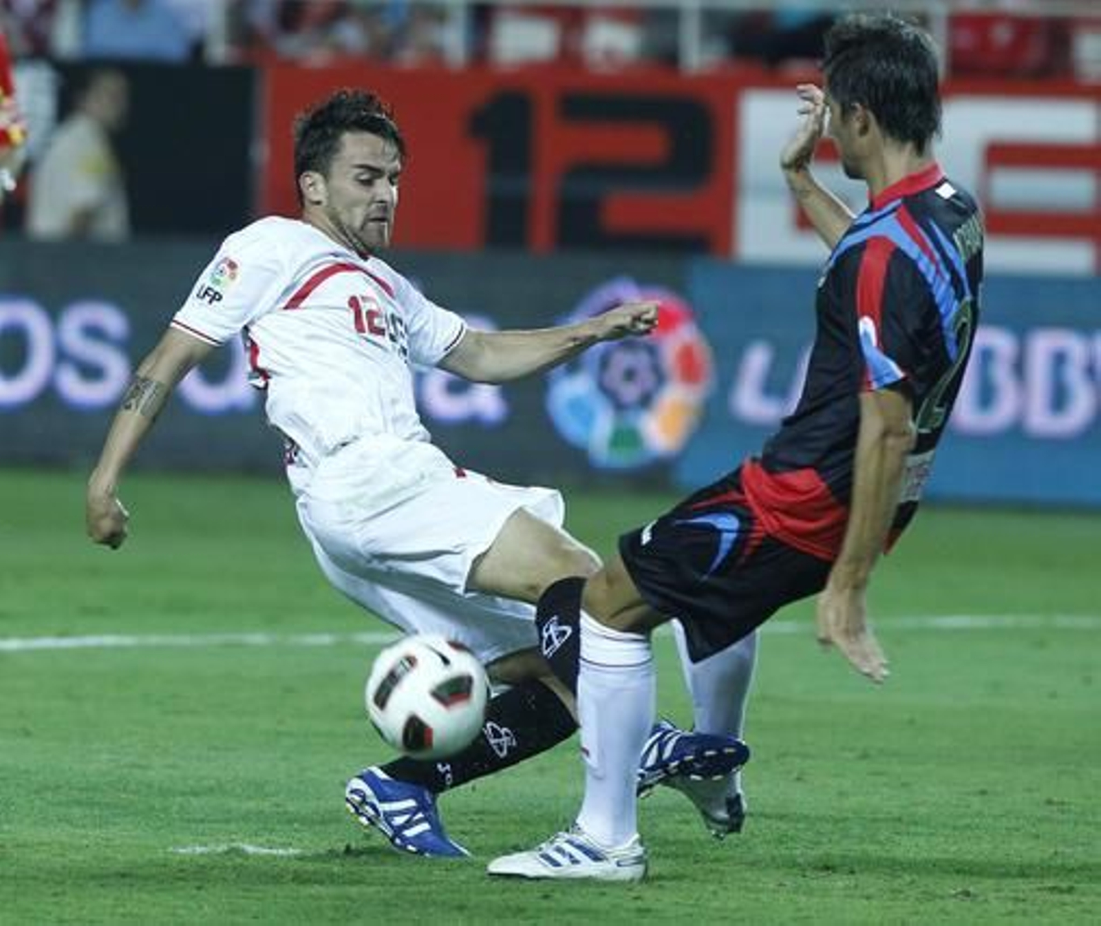 El Sevilla deja escapar otros dos puntos del Sánchez Pizjuán. / Antonio Pizarro