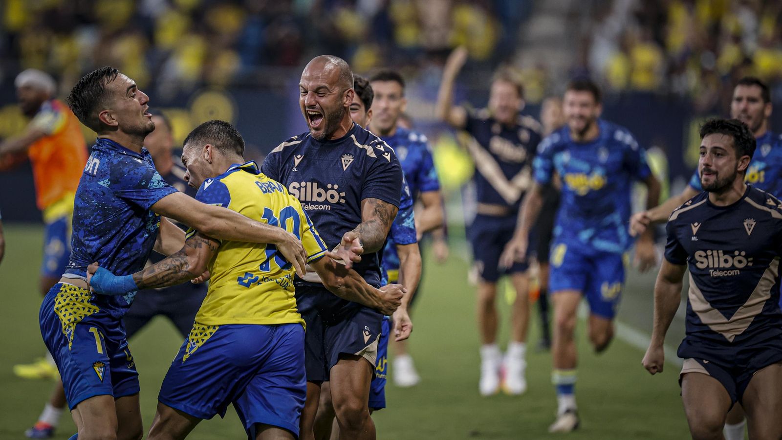 Búscate entre las fotos del partido de fútbol Cádiz CF - CD Tenerife de la Liga Hypermotion